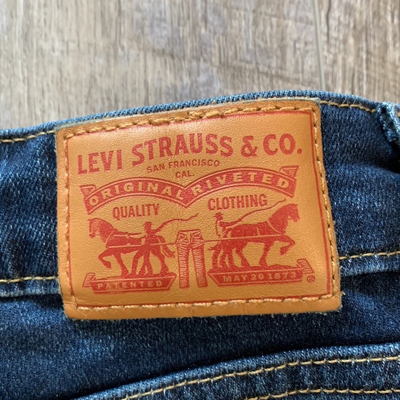721 High-Rise Skinny Levi’s Jeans - Dark Wash - Picture 5 of 6
